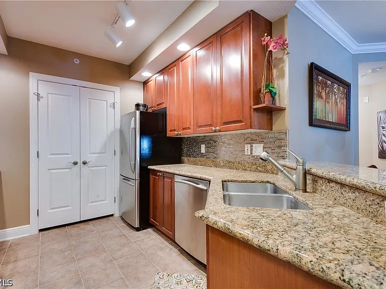 2825 Palm Beach Blvd #219 — Photo 11