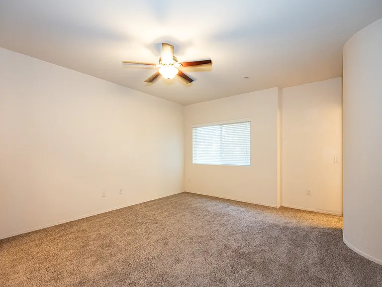 2390 E Blue Diamond Dr — Photo 15