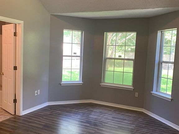 3rd image of 13188 Trailwood Dr