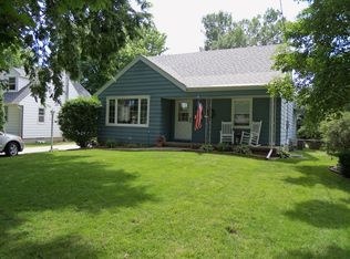 2354 Farwell Rd, Des Moines, IA 50317