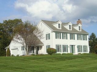 35 Friends Ln, Honeoye Falls, NY 14472