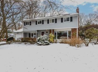 10 Bartel Pl, Huntington Station, NY 11746