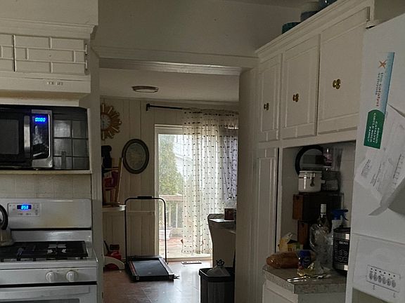 3rd image of 1643 Manchester Ave