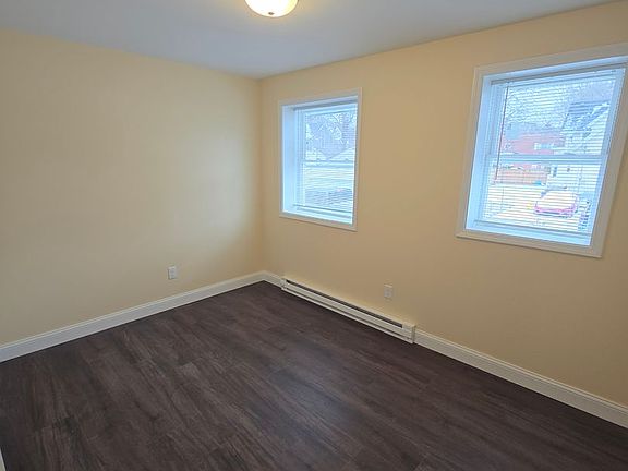 4th image of 920 N Church St #4