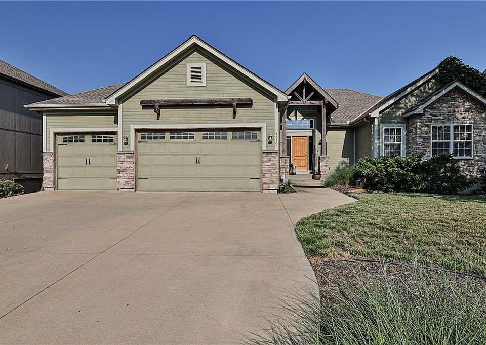 1st image of 4236 NE Suwannee Dr