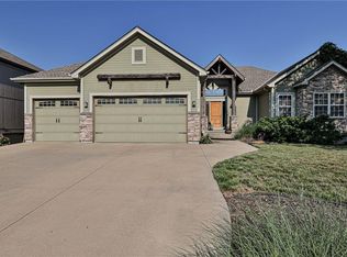 4236 NE Suwannee Dr, Lees Summit, MO 64064