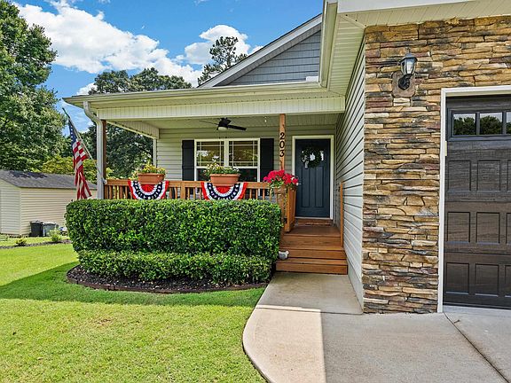 4th image of 203 Pennwood Ln