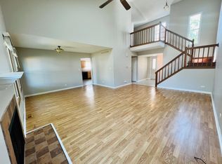 1666 Estate Cir, Naperville, IL 60565
