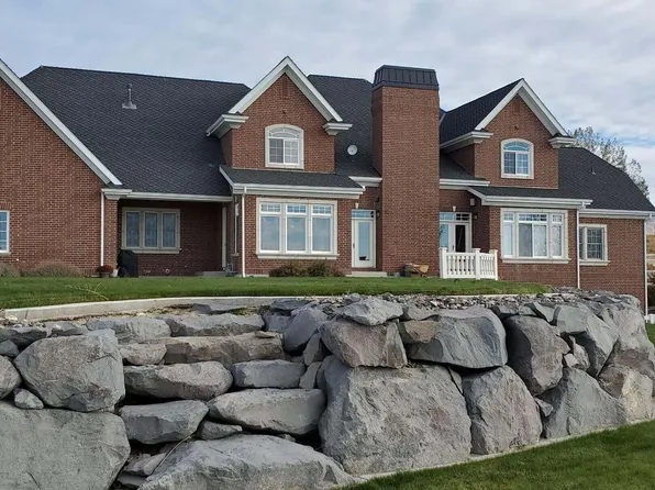 2 Routson Park Ln, Winnemucca, NV 89445