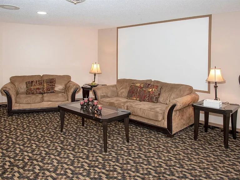 Southwind Apartments — Photo 26