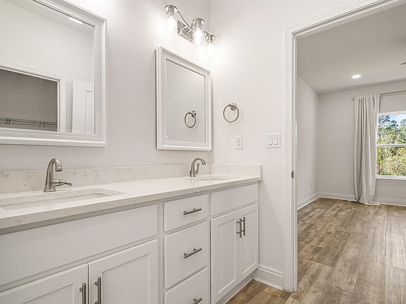 3rd image of 4902 Kensington Ln #4902