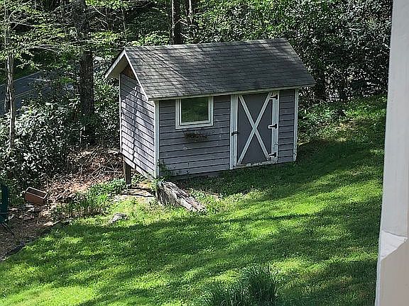 Garden shed/honeybee bldg