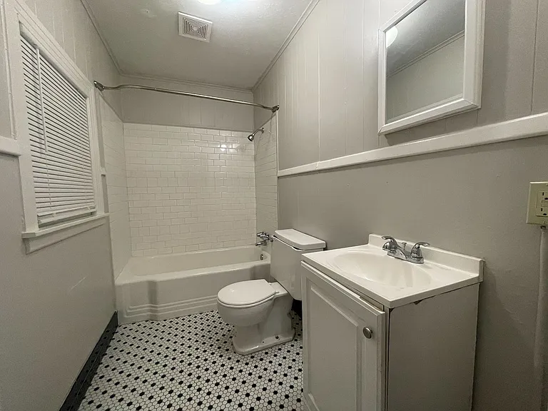 1306 S Glenwood Blvd — Photo 11