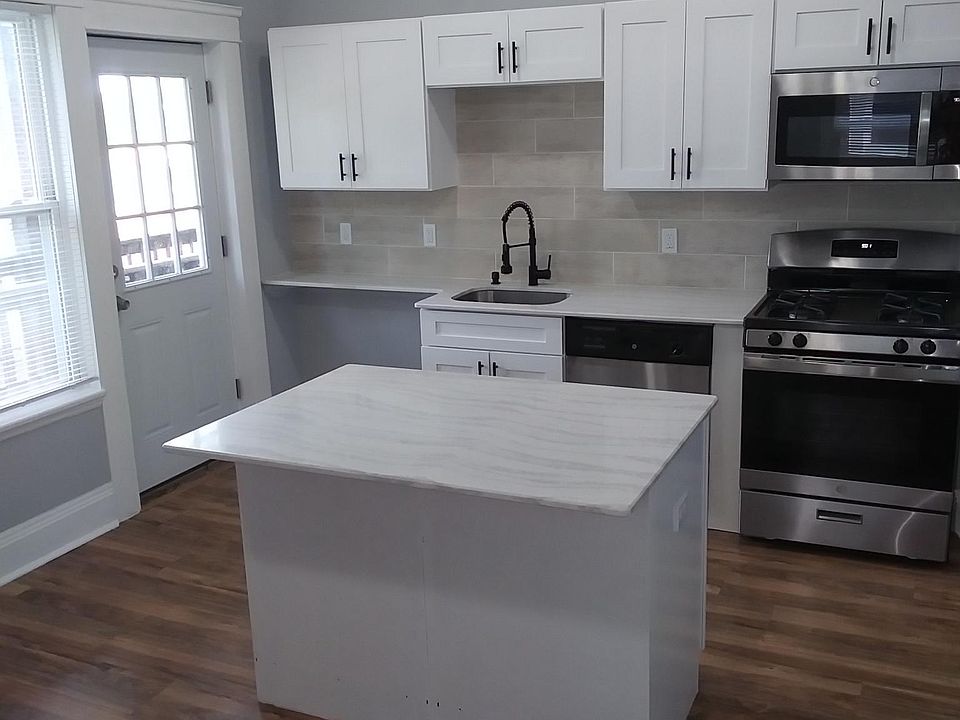 1st image of 1412 Ridgewood Ave #4