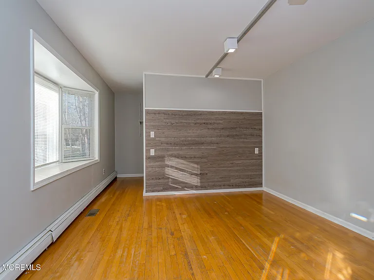 878 Green Valley Rd — Photo 12