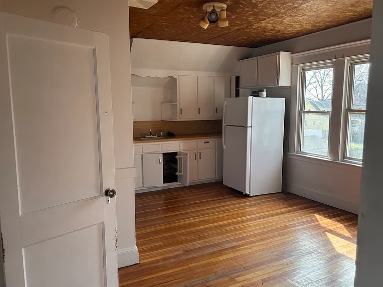37 Irvington St #3 — Photo 6