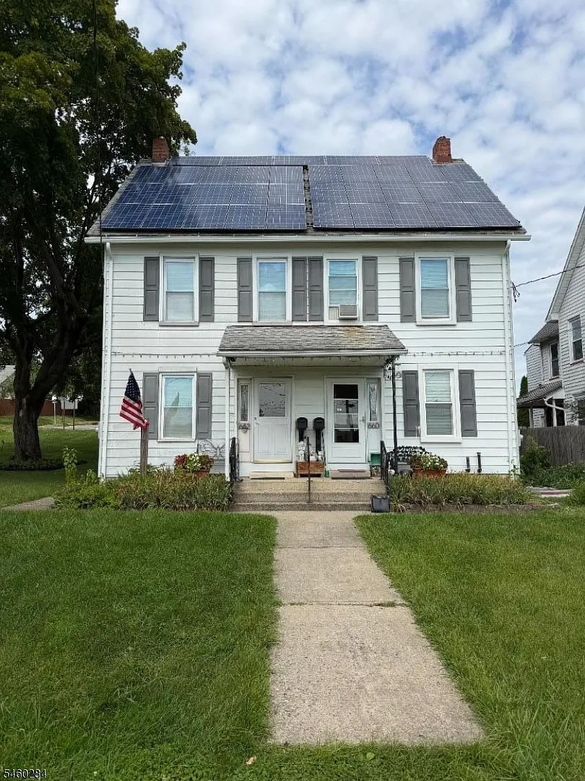 2 bed, 1.5 bath, $2,200 — Photo 1