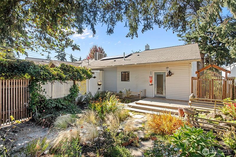 2nd image of 6339 21st Avenue SW