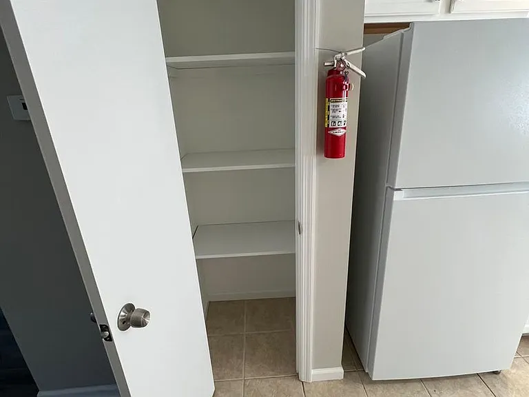 711 Hill Rd #I — Photo 2