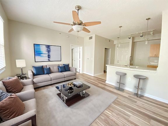4th image of 533 NE 3rd Avenue #246