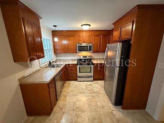 4th image of 2030 Craig St APT 2