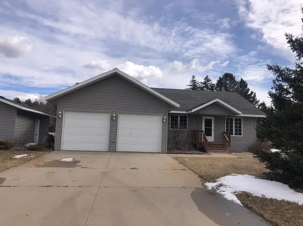 1402 6th St SE, Wadena, MN 56482