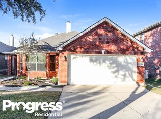 10704 Highland Ridge Rd, Fort Worth, TX 76108