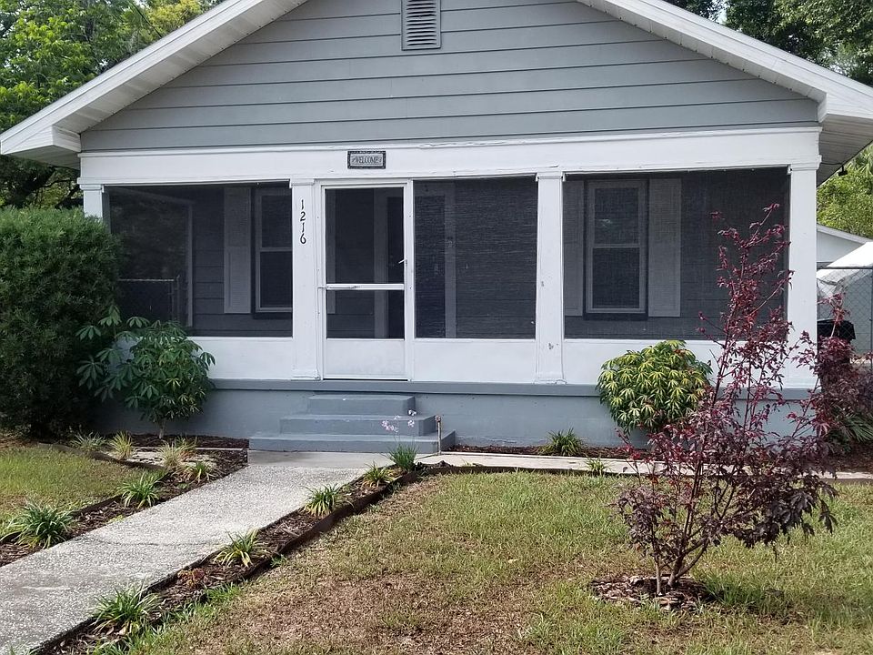 1st image of 1216 E Curtis St
