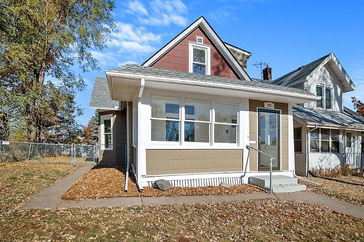 1st image of 791 Rose Ave E