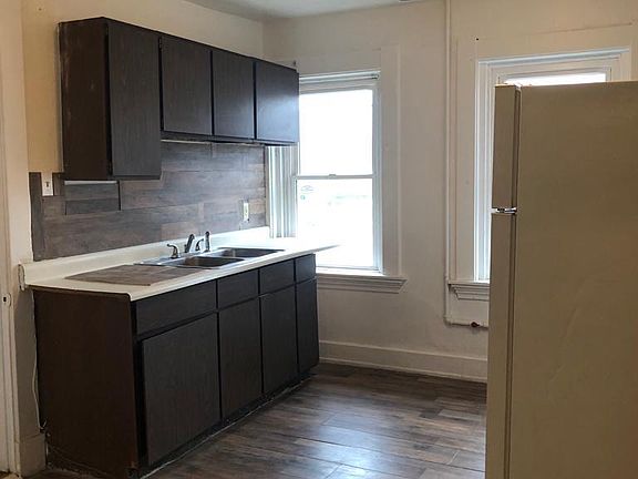 2nd image of 671 Glenwood Ave APT 3