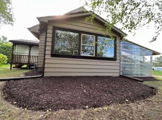 611 S Bluff St, South Beloit, IL 61080