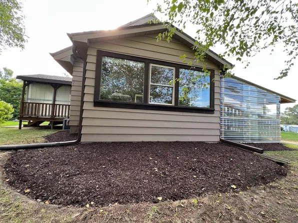 611 S Bluff St, South Beloit, IL 61080