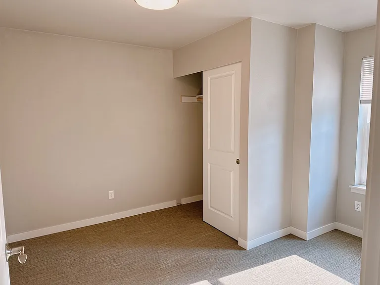 1117 N Garden St — Photo 35
