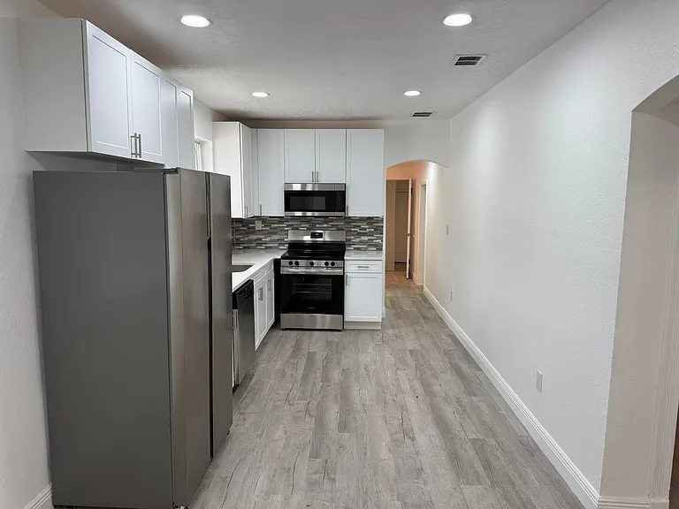 1904 W Saint Louis St #1 — Photo 3