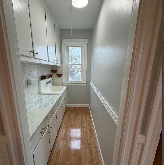 15 Roma St Bristol, RI Spacious 3 Bedroom, 1 Bathroom Unit Off Street Parking Included! — Photo 3