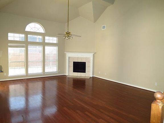 4th image of 5824 Colby Dr
