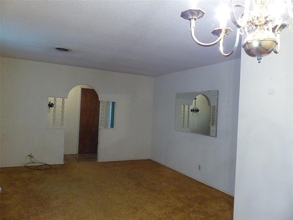 5th image of 1113 W 12th St