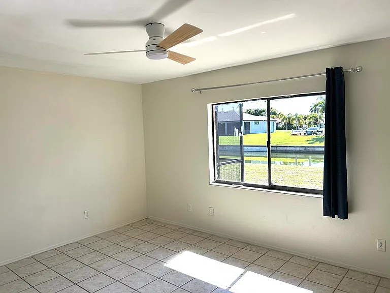 1421 SE 4th Pl — Photo 38