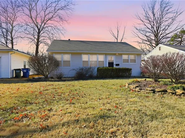 1029 Highland Dr, Lawrence, KS 66044