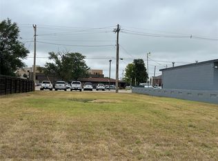 604 N 7th St, Garden City, KS 67846