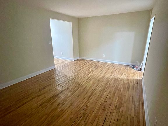 5th image of 143-09 Barclay Ave #1