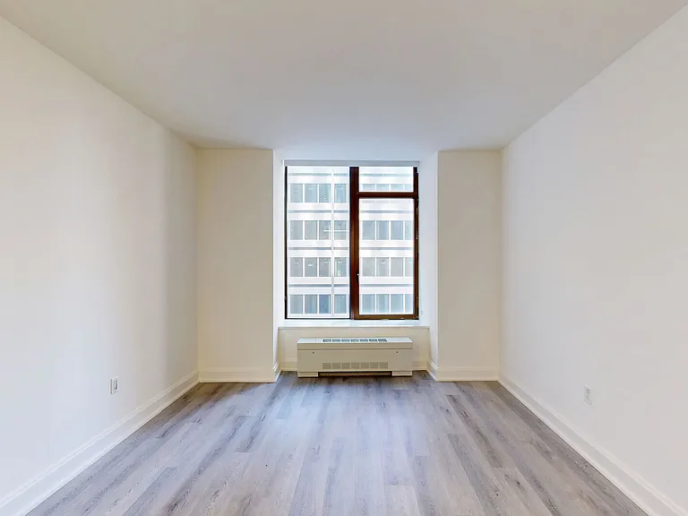 10 Hanover Square — Photo 177