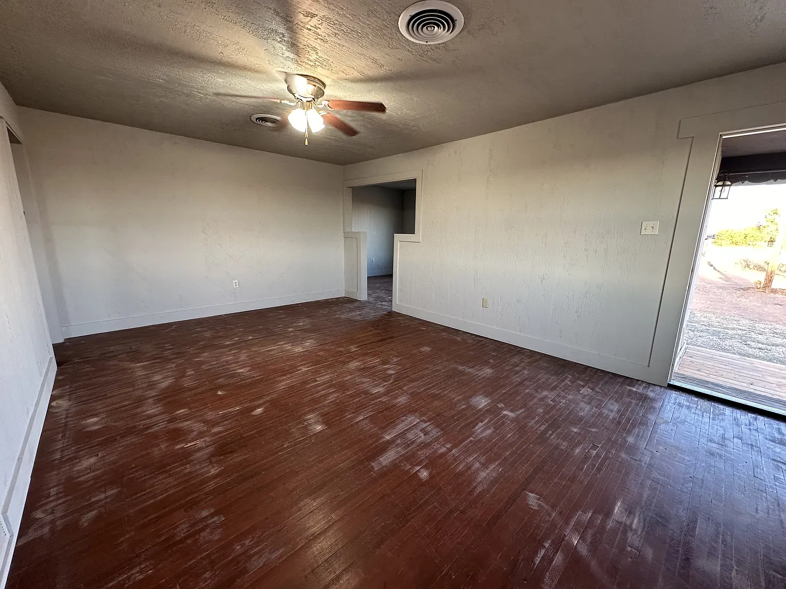 212 W Broadway - 1 — Photo 3