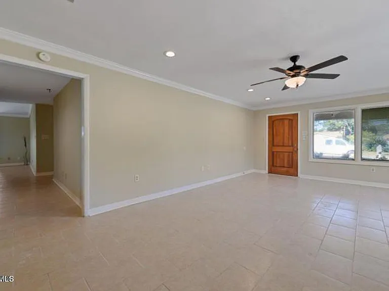 320 Lakeview Blvd — Photo 14