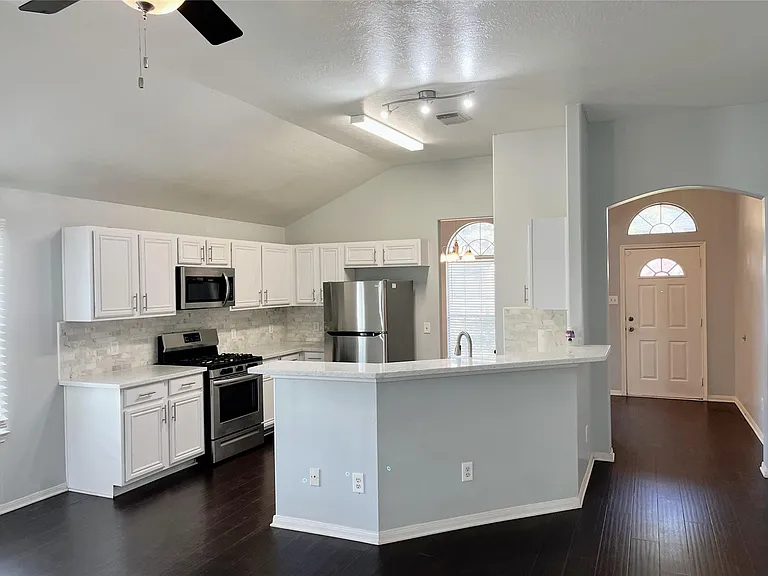 19335 Little Pine Ln — Photo 3