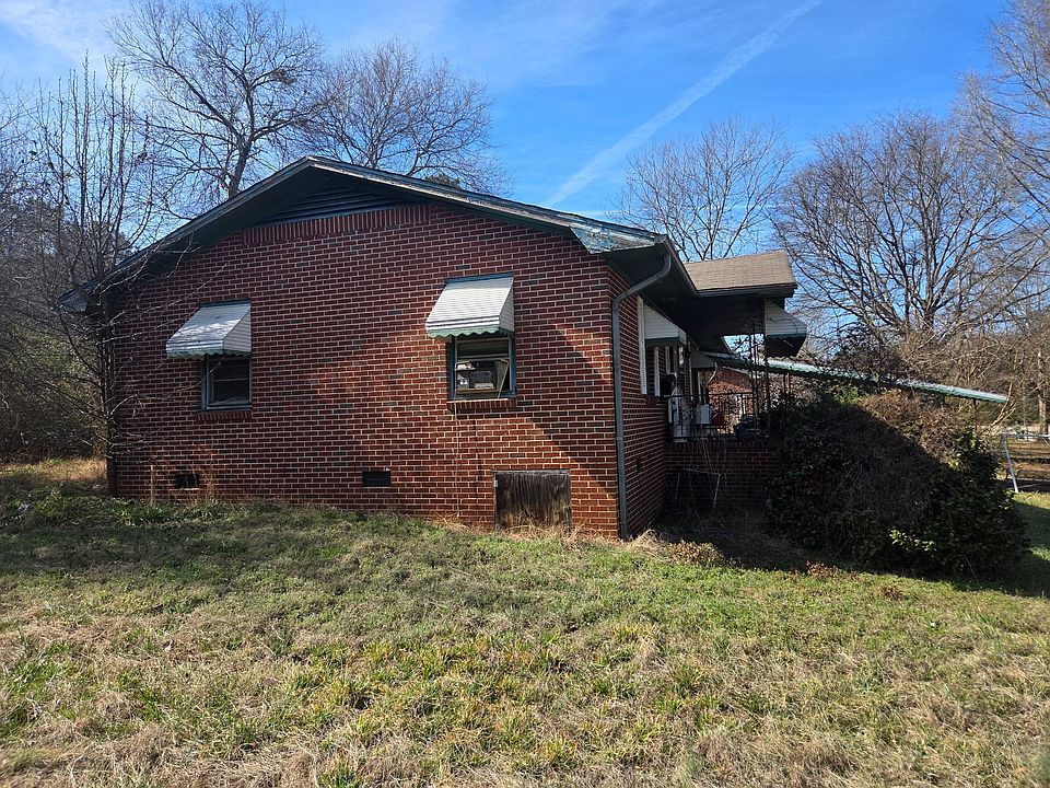 2nd image of 114 Ellington Rd