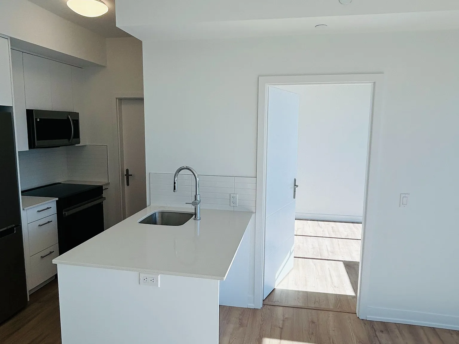 1 bed, $1,675 — Photo 3