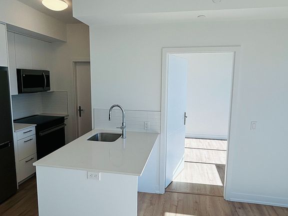 3rd image of 30 Francis St S #1802