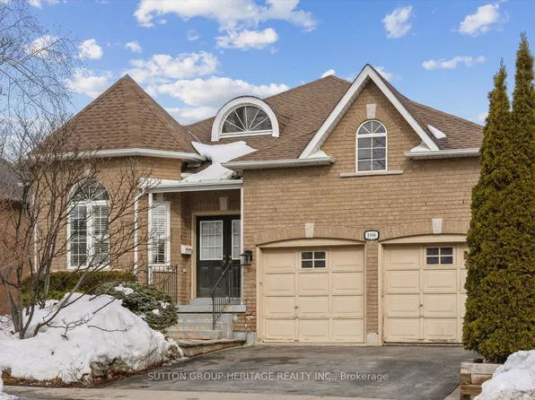 1886 Pine Grove Ave, Pickering, ON L1V 7C6