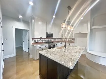 1690 Gruene Vineyard Xing — Photo 5